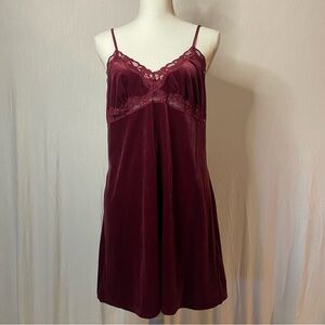 Miss California Elegant Burgundy Lace Trim Nightgown